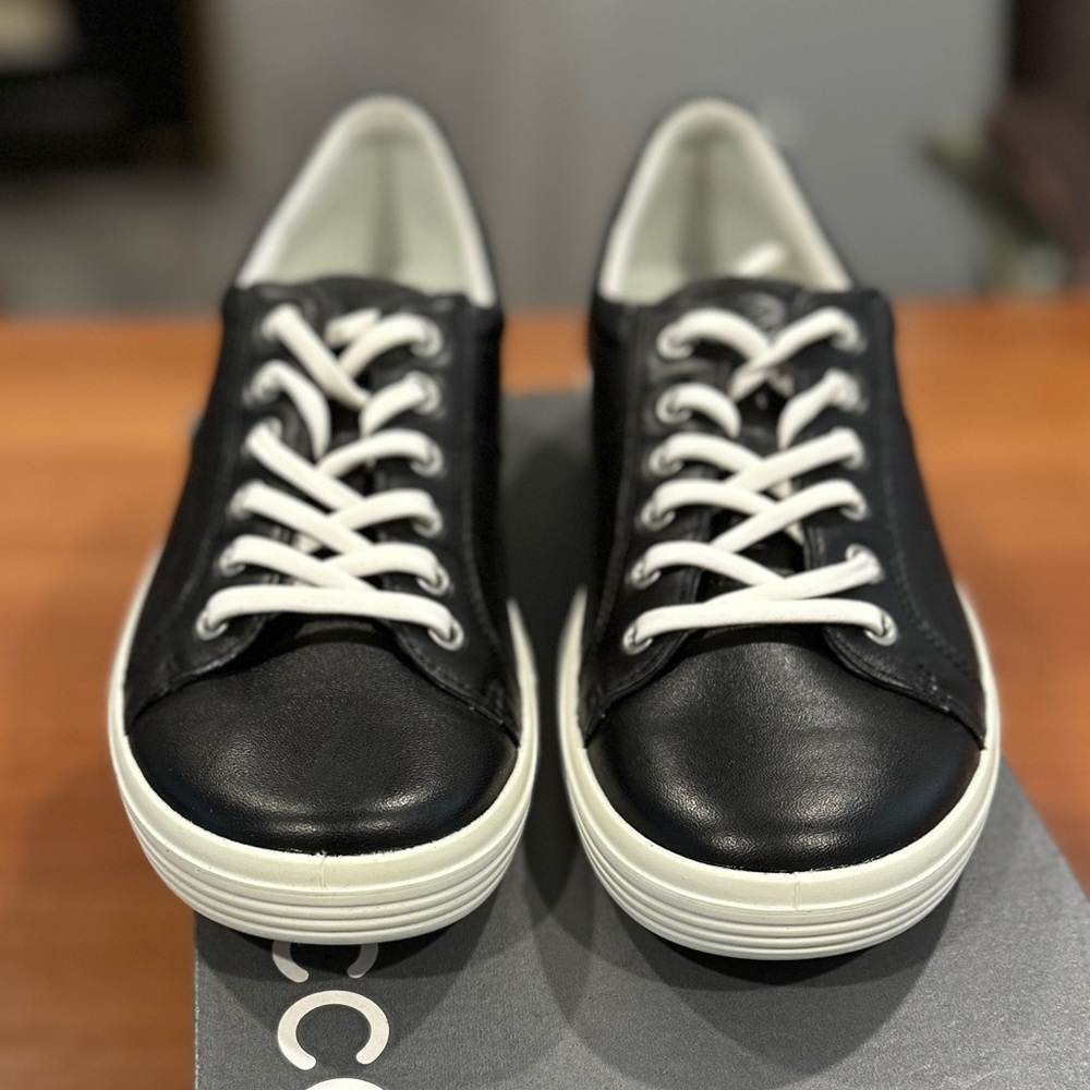 ECCO WOMEN'S SOFT CLASSIC SNEAKER